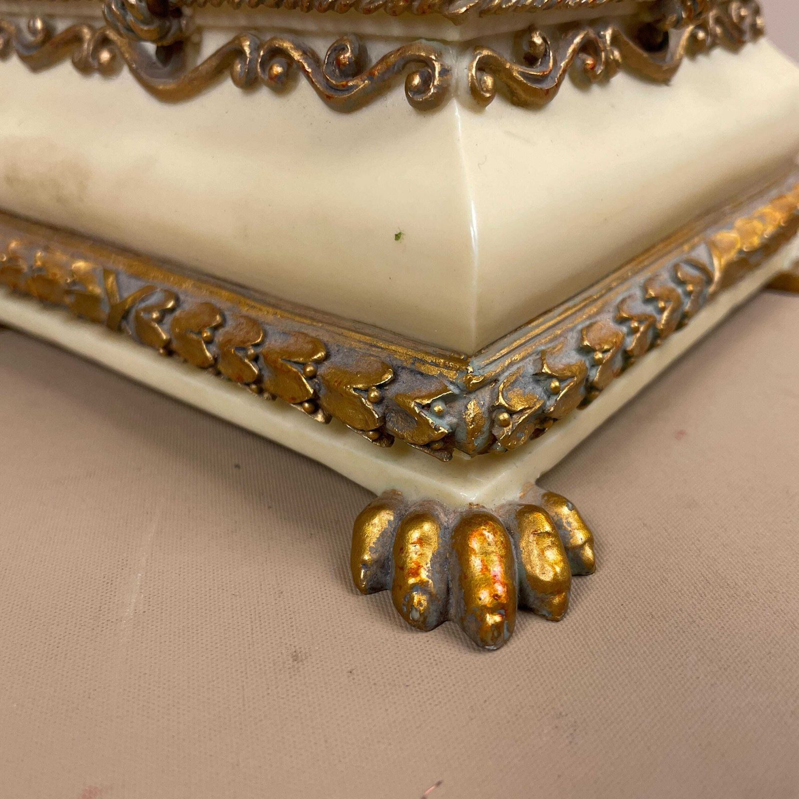 Cream Gold Resin Trinket Box Ornate Footed Jewellery Decorative Vintage Style Keepsake Storage Ring Dish Vanity Accessory photo 55.0