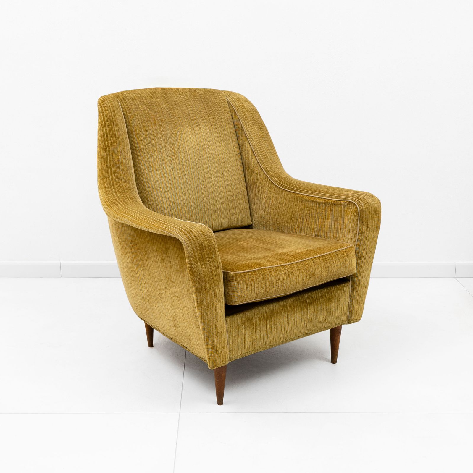 Ico Parisi Mid Century Modern Italian Armchairs For Ariberto Colombo, 50s, Pair photo Furniture