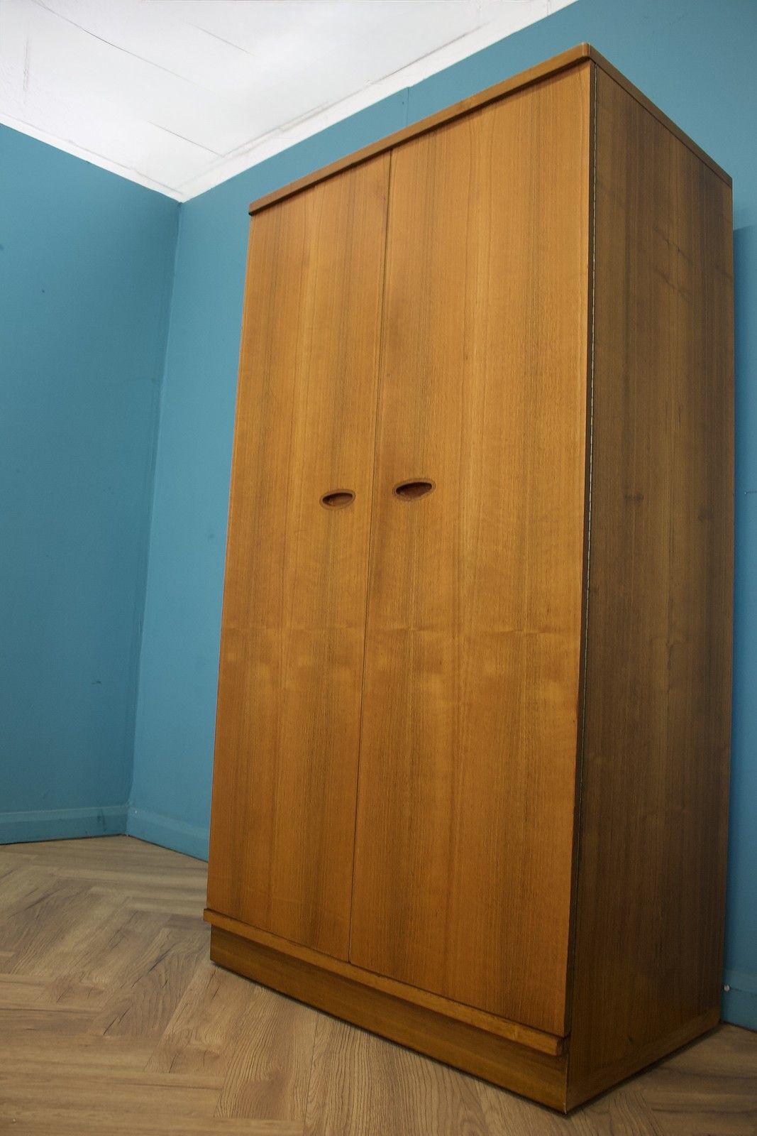 Mid Century Walnut Wardrobe From Uniflex , 1960's 1 Of 2, #1719 photo vinterior