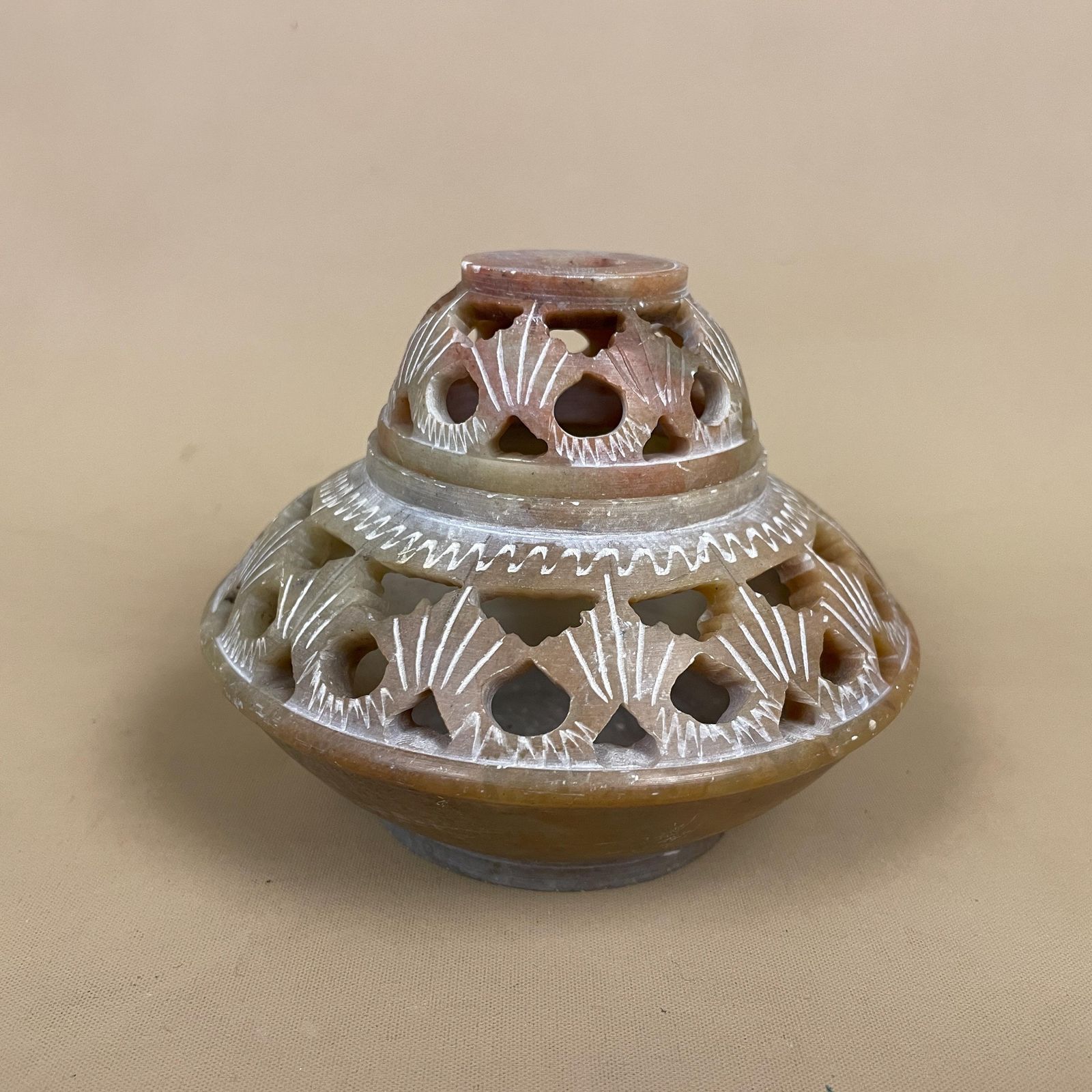 photo furniture Soapstone Tea Light Holder Carved Pot Pierced Lid Indian Incense Burner Decor Box Potpourri Holder Trinket