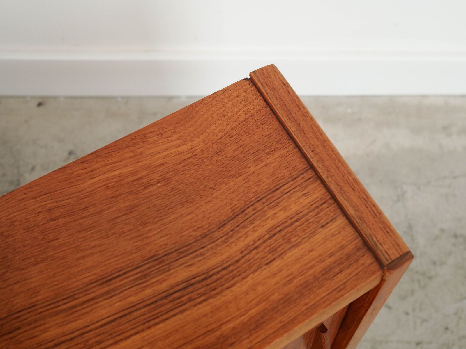 photo furniture Teakhouten Kast, Deens Design, Jaren 1970, Gemaakt In Denemarken