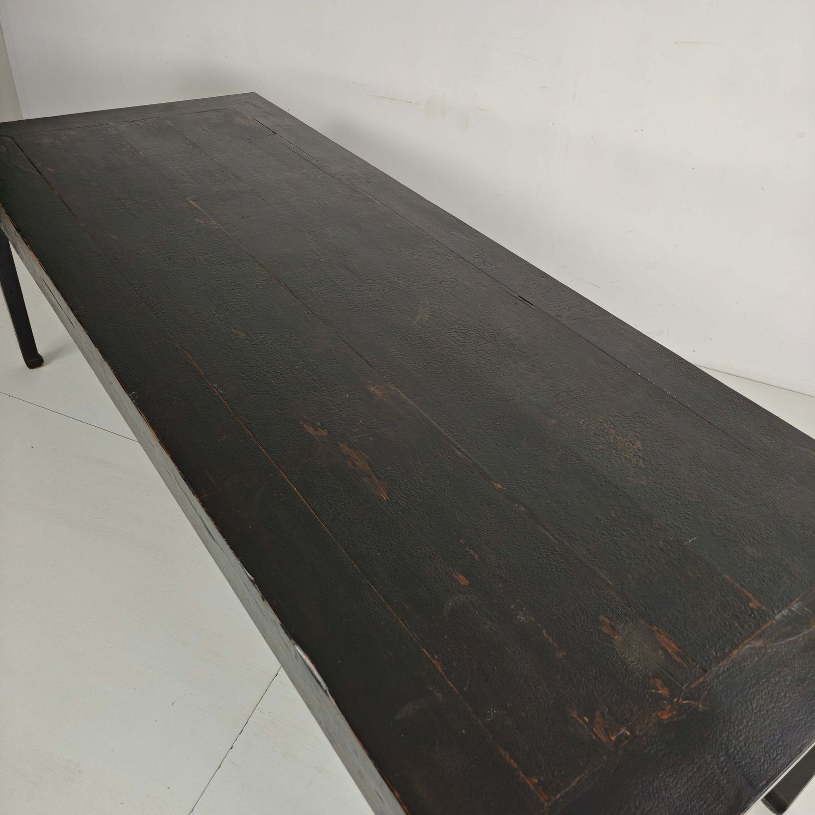 photo furniture Black Chinese Qing Dining Table (230 Cm) — Mid To Late 18th Century — Original Lacquer