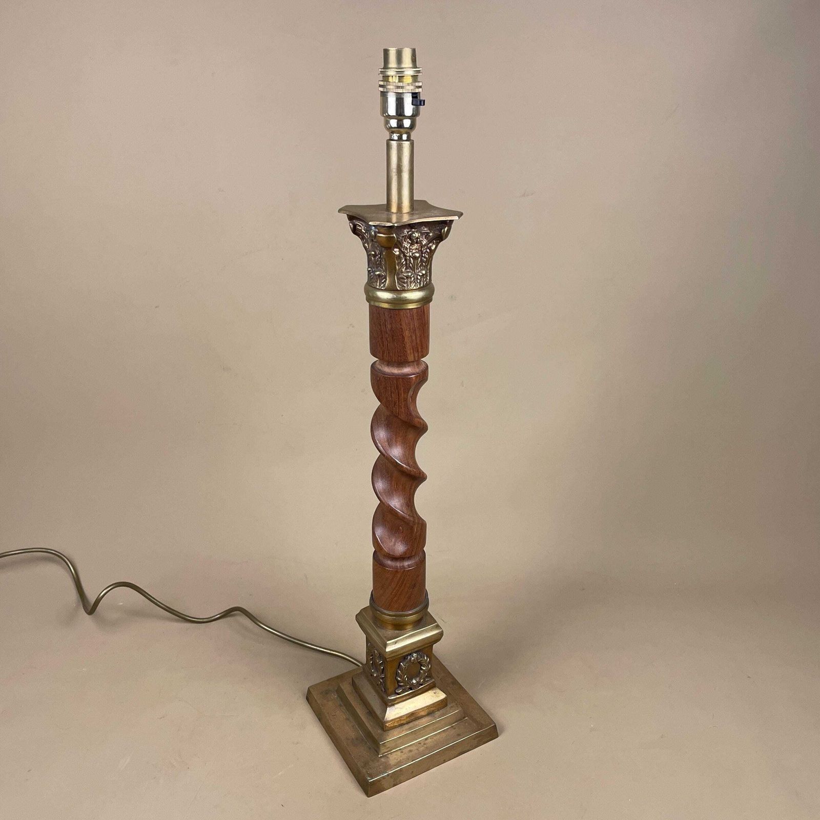 Antique Twisted Wood Lamp Wooden Light Table Brown Brass Metal Gold Trims Large Regency Hollywood Twist Ornate Grand Classic Square photo 195.0