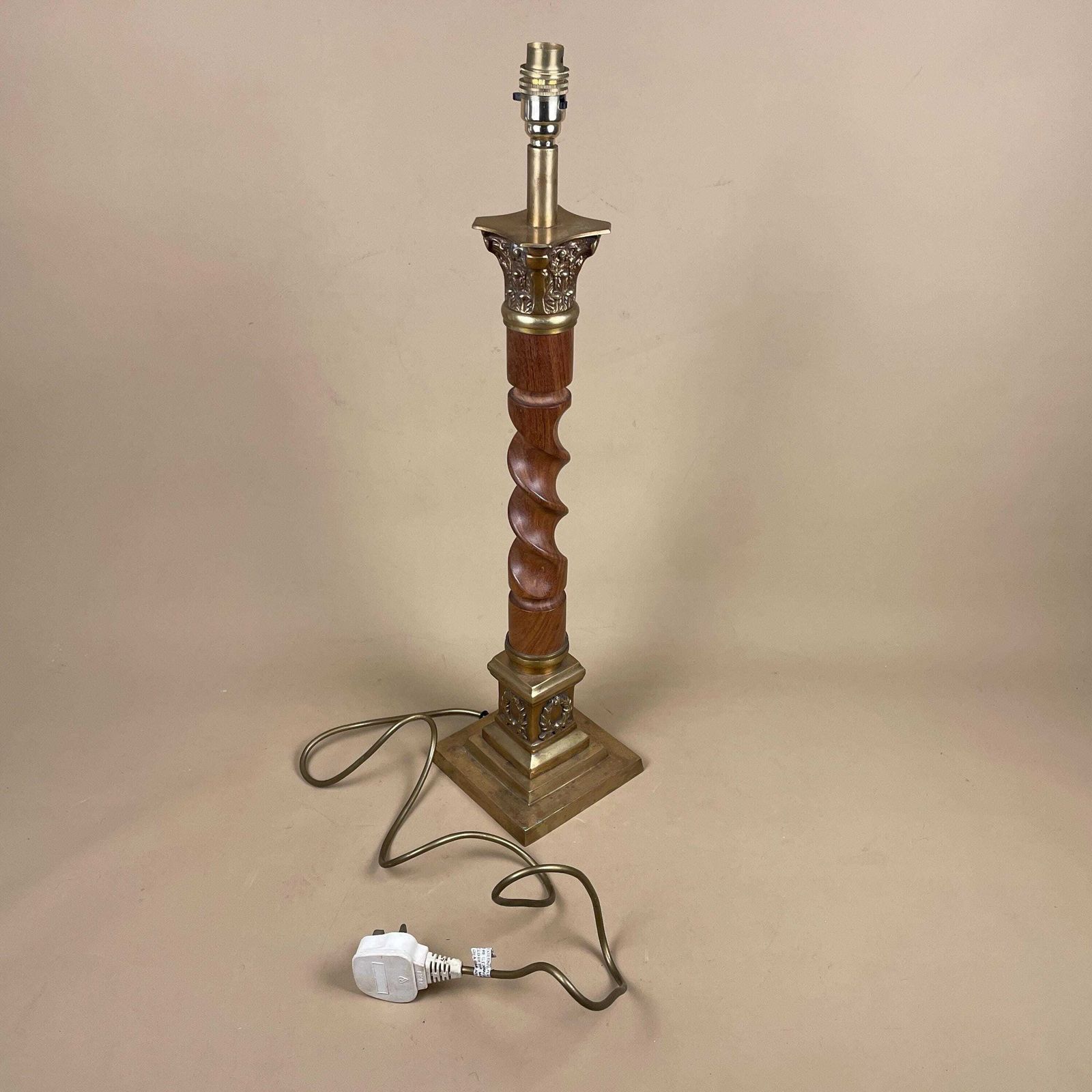 195.0 Antique Twisted Wood Lamp Wooden Light Table Brown Brass Metal Gold Trims Large Regency Hollywood Twist Ornate Grand Classic Square photo