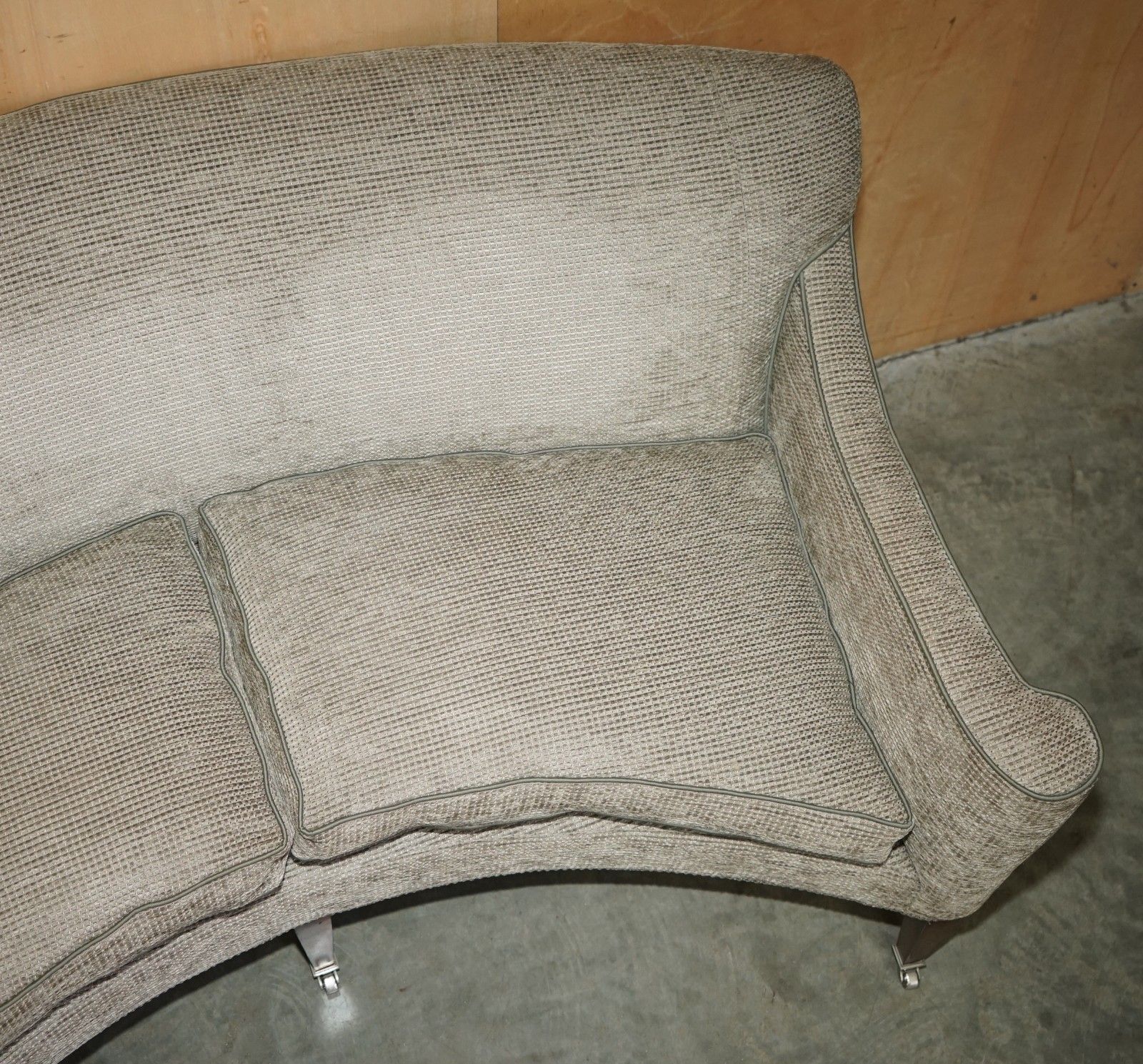 Rrp £7,950 William Yeowood Sylvie Curved 2 Seater Sofa With Oatmeal & Velvet photo vinterior