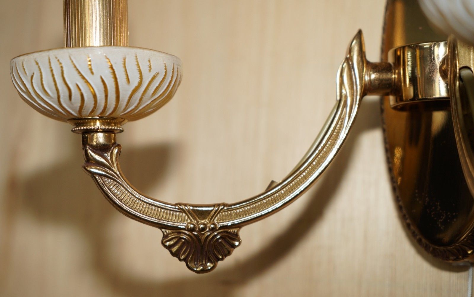 Pair Of Lovely Reccagni Made In Italy Brass & Frosted Glass Twin Candle Sconces photo 395.0