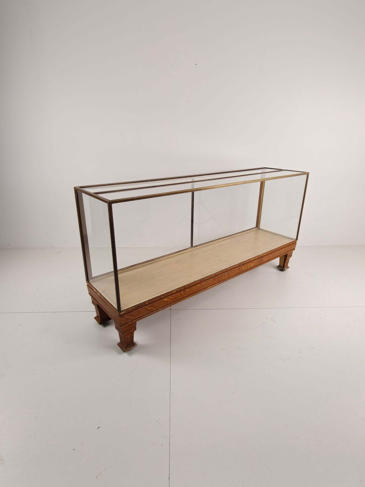 photo furniture Antique English Brass Store Counter – Slim Model With Yard Measurements