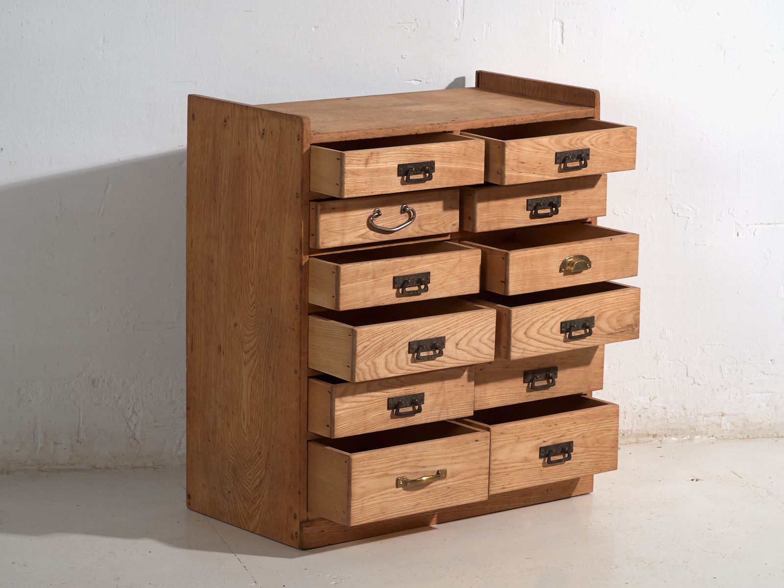Antique Japanese Multi Drawer Cabinet (Hikidashi Dansu) – Taishō / Showa Period – C.1920 1940 photo Furniture