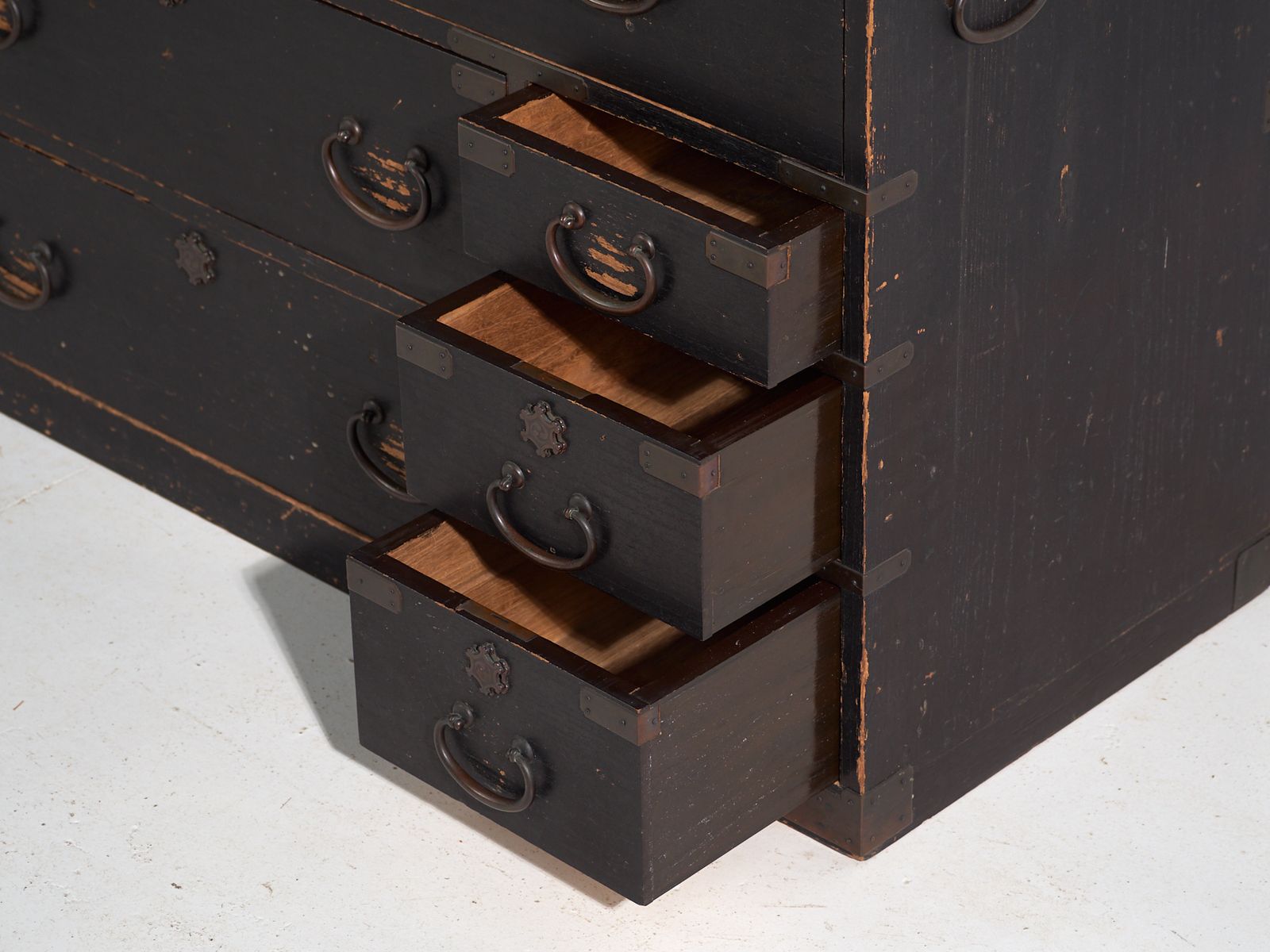 photo for sale Antique Japanese Isho Dansu Chest In Paulownia – Late Meiji / Taishō Period – C.1890 1920