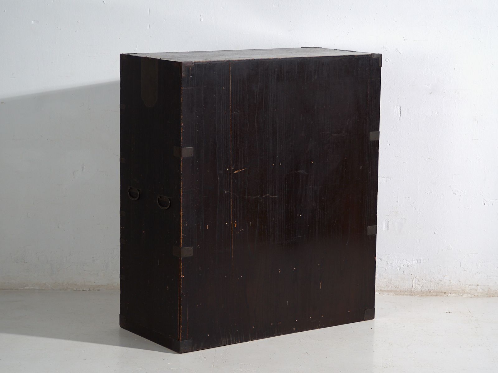 2083.0 Antique Japanese Isho Dansu Chest In Paulownia – Late Meiji / Taishō Period – C.1890 1920 photo