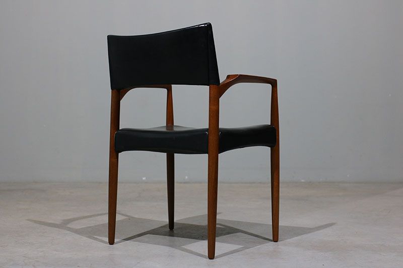 E. Larsen & Ab Madsen Armchair In Teak. photo 518.0