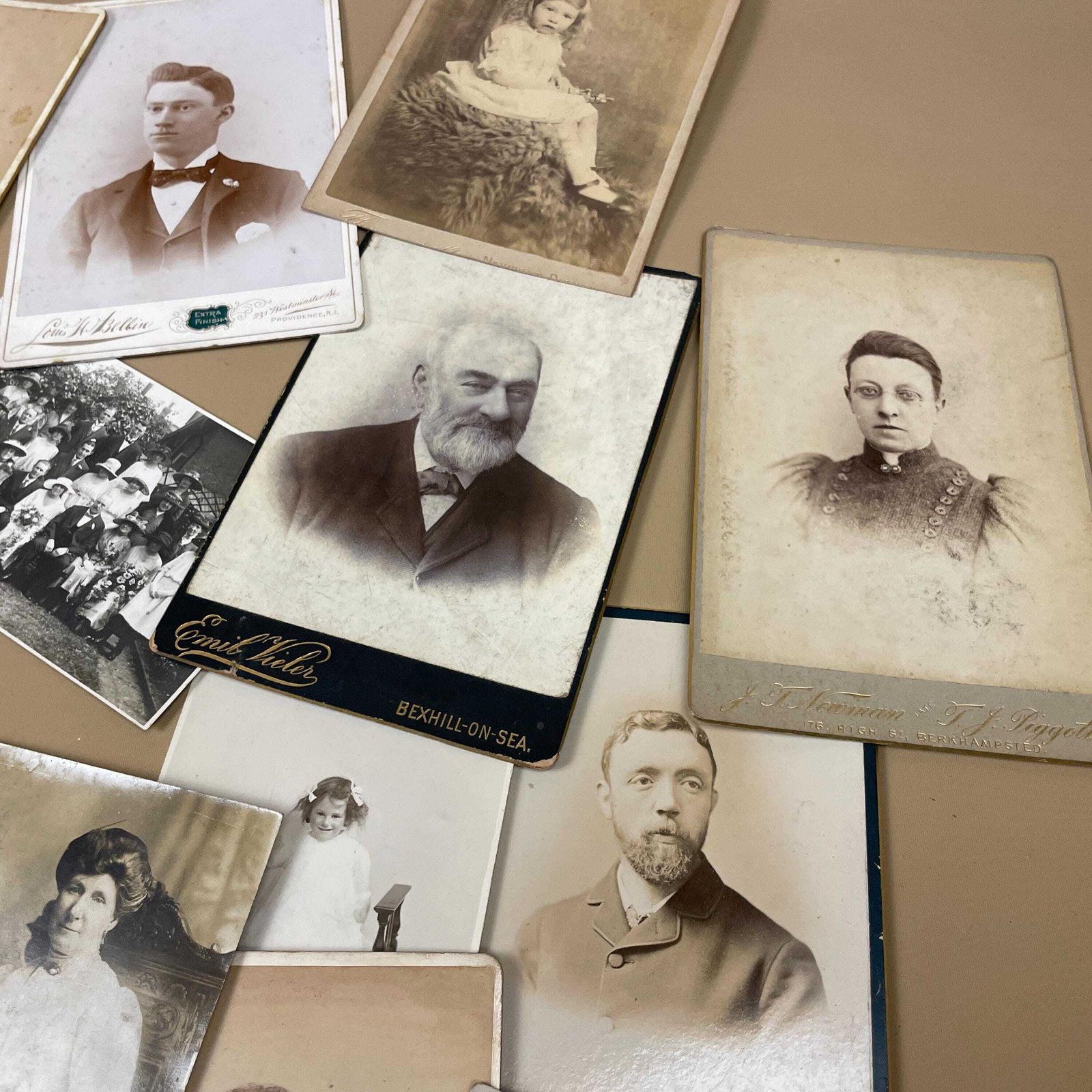Vintage Cabinet Card Photo Lot Antique Portrait Ephemera Victorian Era Studio Photographs Post Cards Figures People Collection photo vinterior