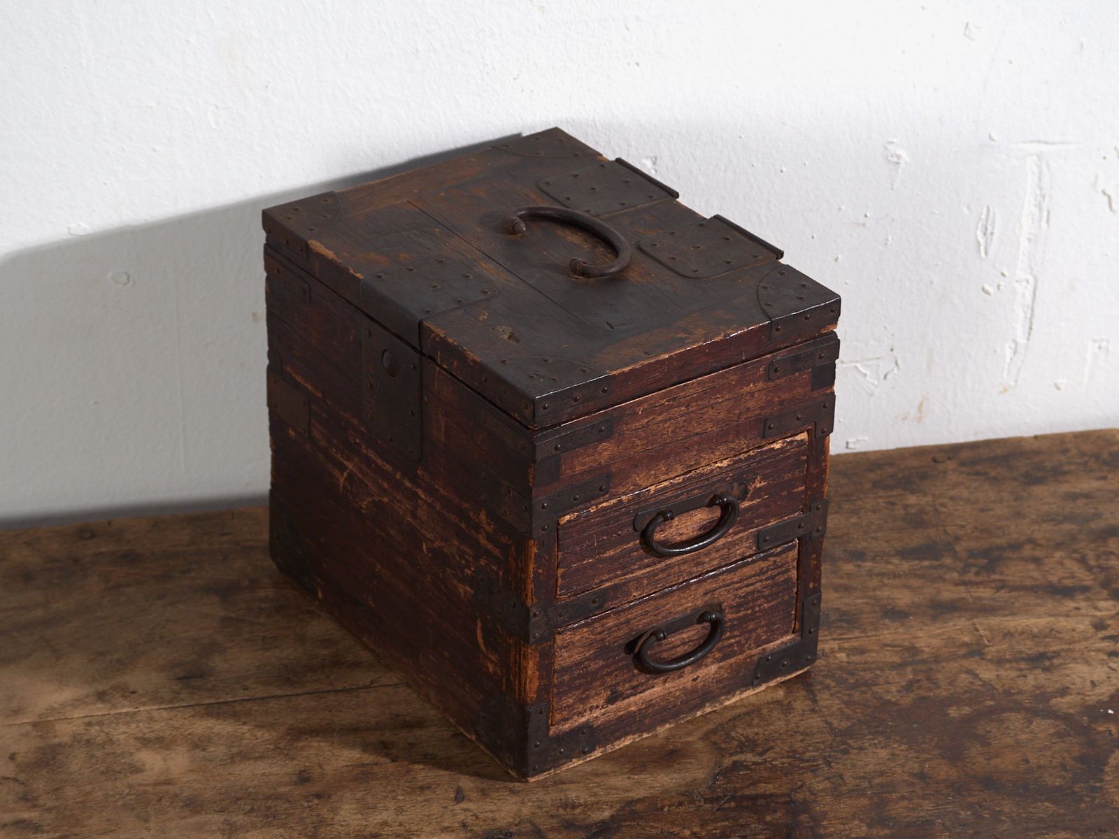 Japanese Ko Dansu With Hinged Lid And Drawers In Paulownia Wood, Meiji–Taishō Period, Circa 1868–1926 photo for sale