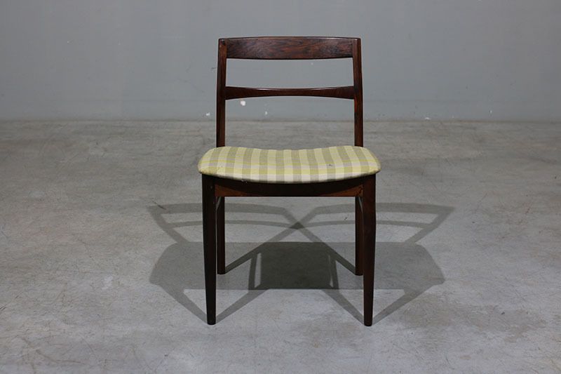 Set Of 4 Henning Kjaernulf Chairs In Rosewood. photo vinterior