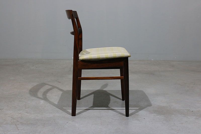Set Of 4 Henning Kjaernulf Chairs In Rosewood. photo buy