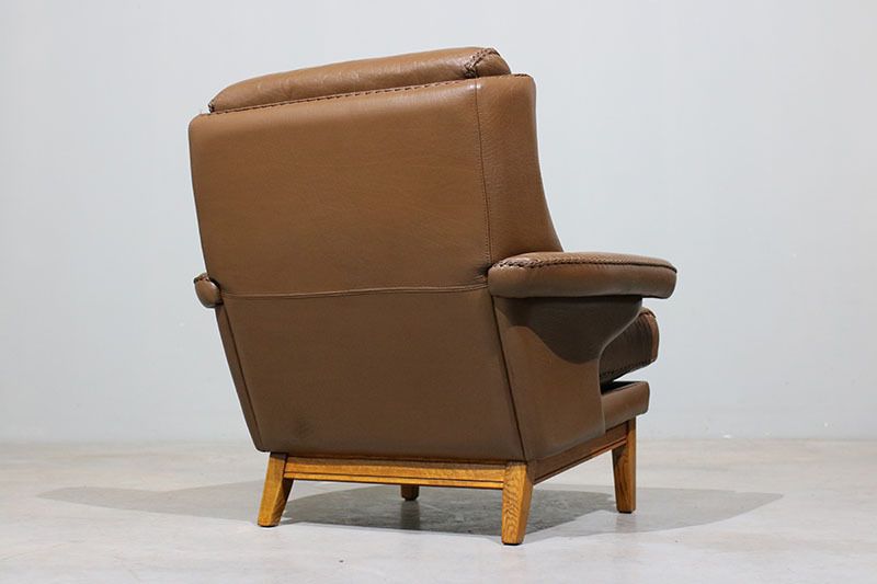 864.0 Pair Of Leather Armchairs Attributed To Aage Christiansen photo