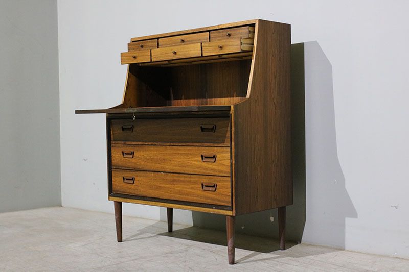 Danish Writing Desk In Rosewood photo vinterior