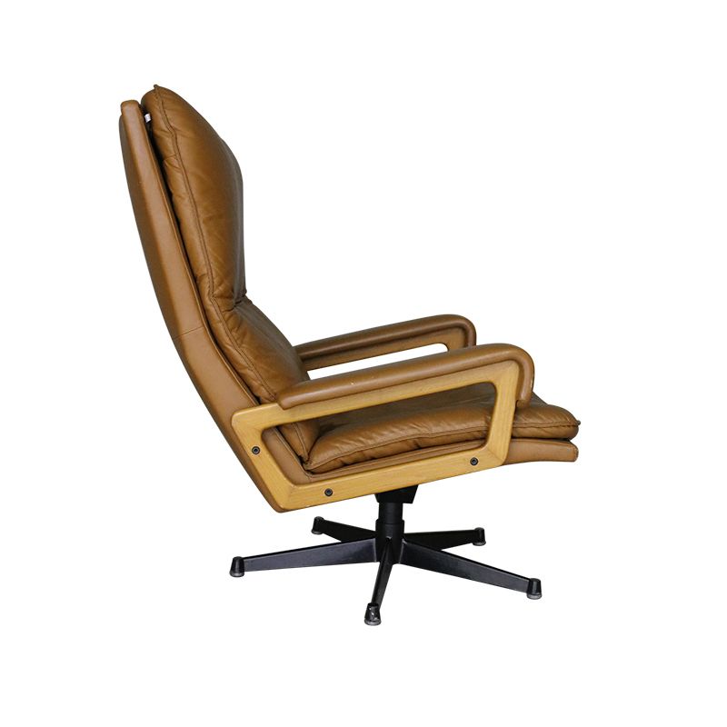 Andre Vandenbeuck Armchair In Leather. photo furniture