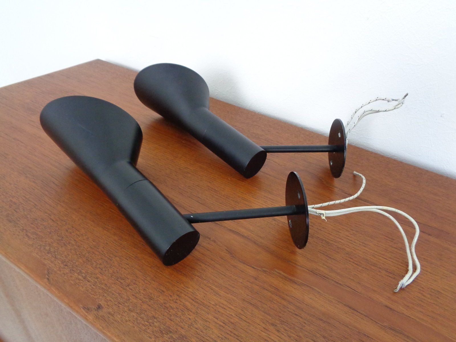 photo vintage Early Visor Wall Lamps By Arne Jacobsen For Louis Poulsen, Denmark, 1950s, Set Of 3