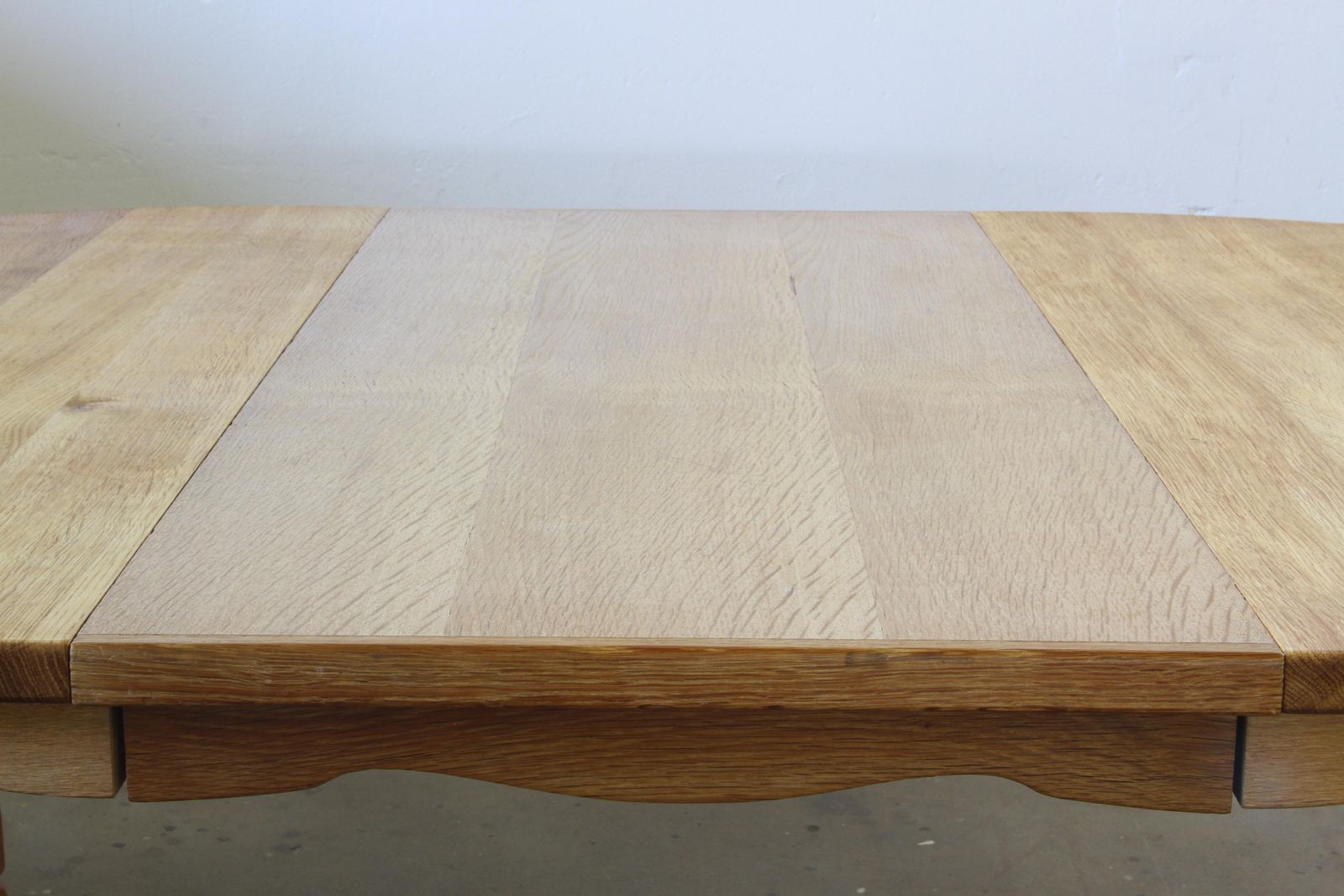 photo vinterior 1960s Vintage Brutalist Danish Extending Oak Dining Table Style Henning Kjærnulf