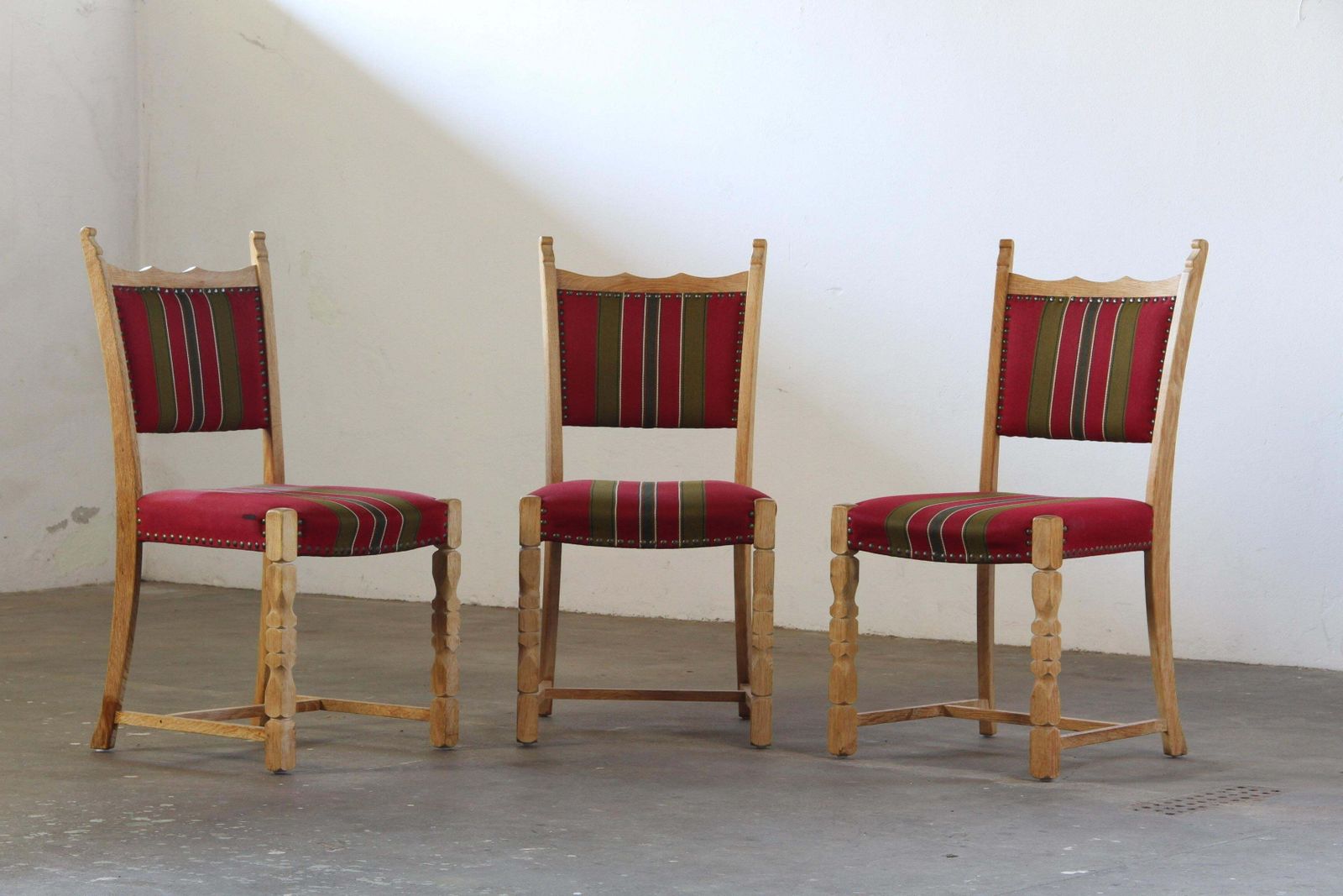 Set Of 6 Vintage Brutalist Danish Oak Dining Chairs, Henning Kjærnulf Style '60s photo furniture