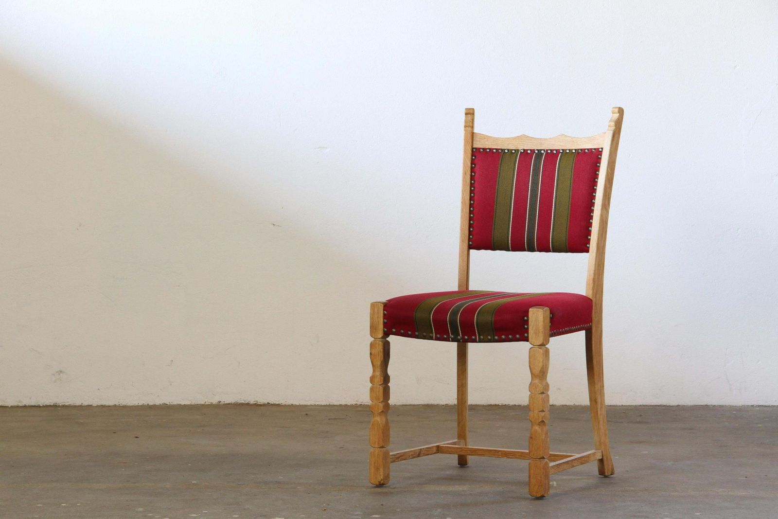 Set Of 6 Vintage Brutalist Danish Oak Dining Chairs, Henning Kjærnulf Style '60s photo Furniture
