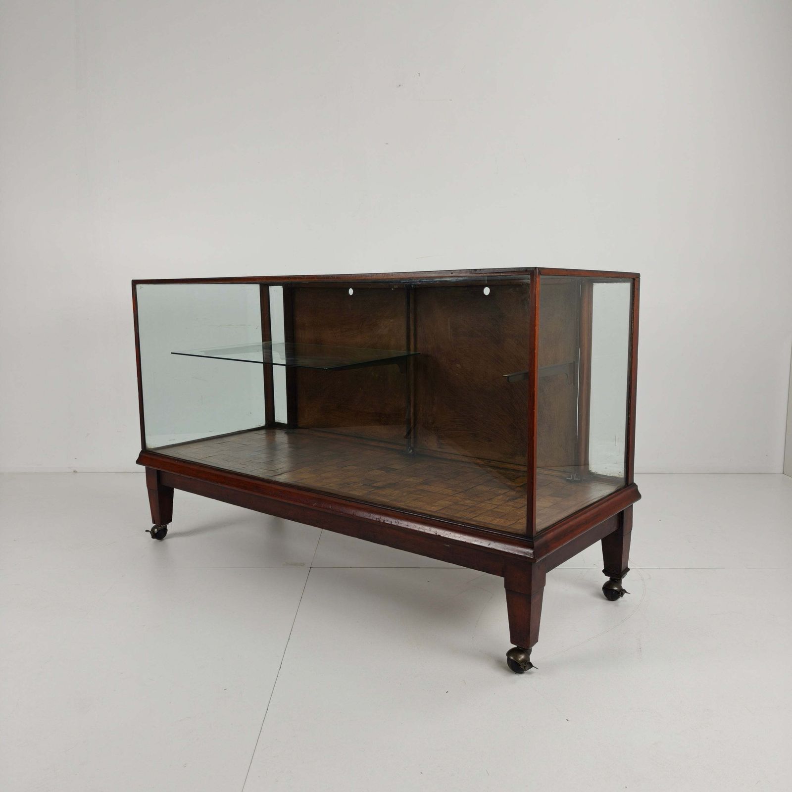 English Shop Display / Shop Counter (1910–1920) photo Furniture