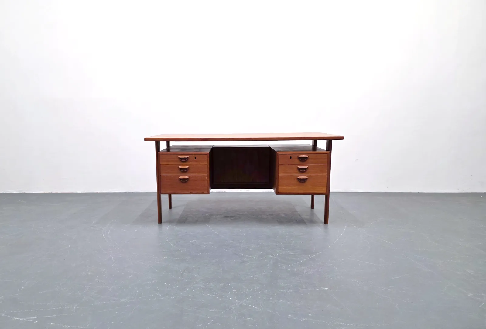 Kai Kristiansen For Feldballes Møbelfabrik — Fm60 Executive Desk, Denmark, 1960sv photo furniture