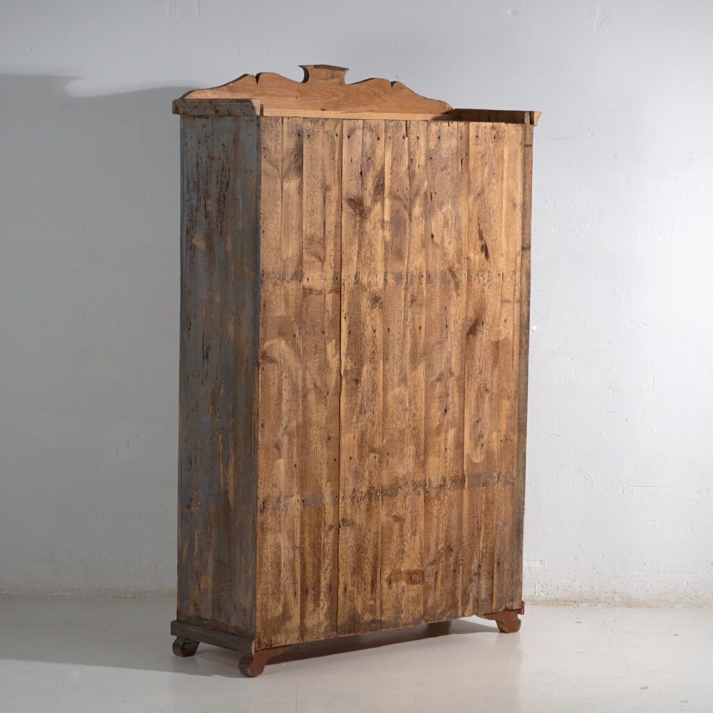 photo vinterior Rustic Painted Wooden Wardrobe, Central Europe, Circa 1900–1920
