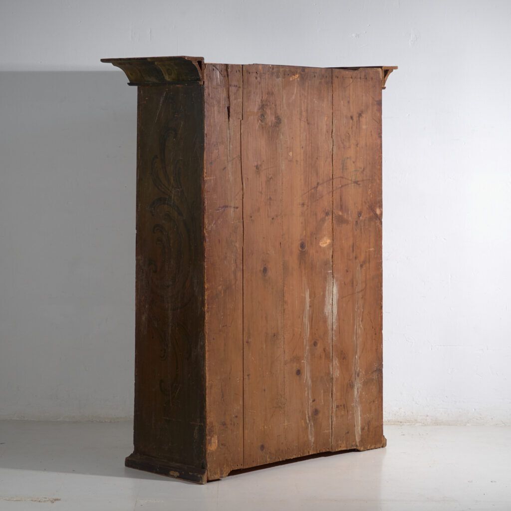 photo vintage Folk Art Painted Cabinet, Central Europe, Dated 1814