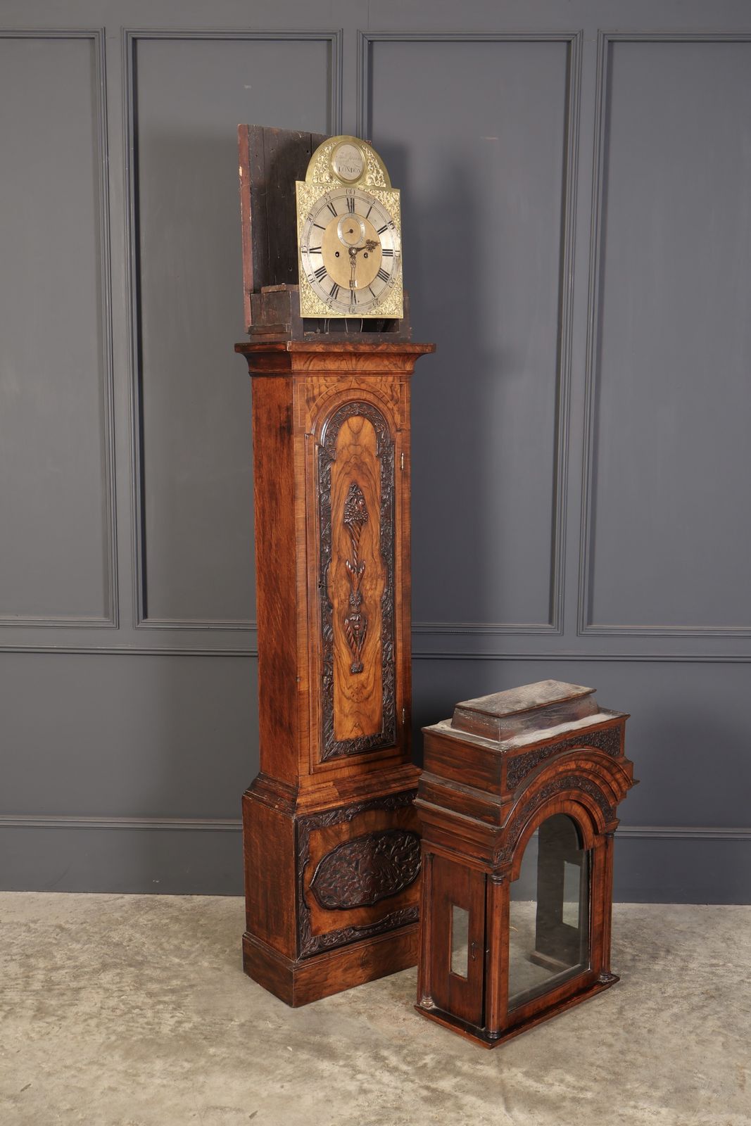 5135.0 18th Century Walnut Grandfather Clock photo