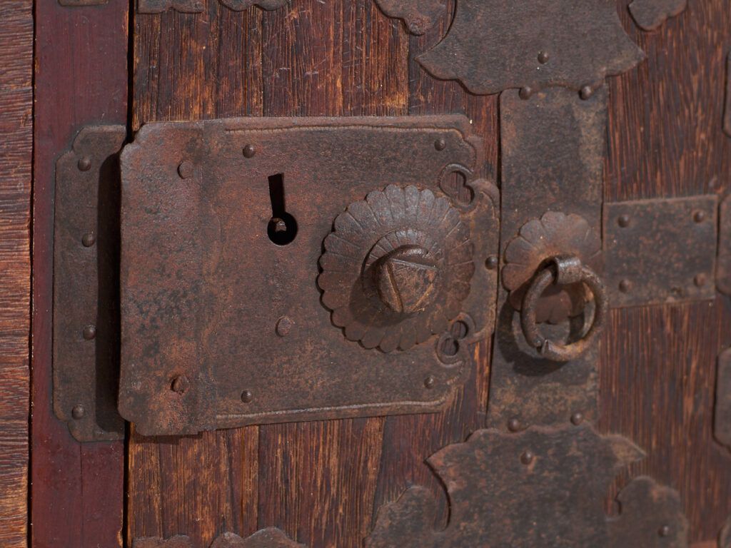 Antique Japanese Merchant Chest (Choba Dansu) In Keyaki Wood – Meiji–Taisho Period (C.1880–1920) photo Furniture