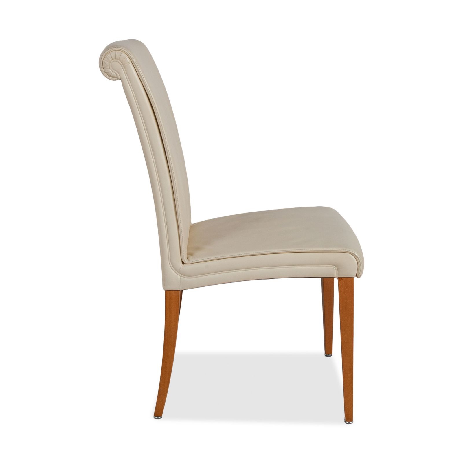 photo for sale Set Van 6 Poltrona Frau Vittoria Leren Eetkamerstoelen, Crème
