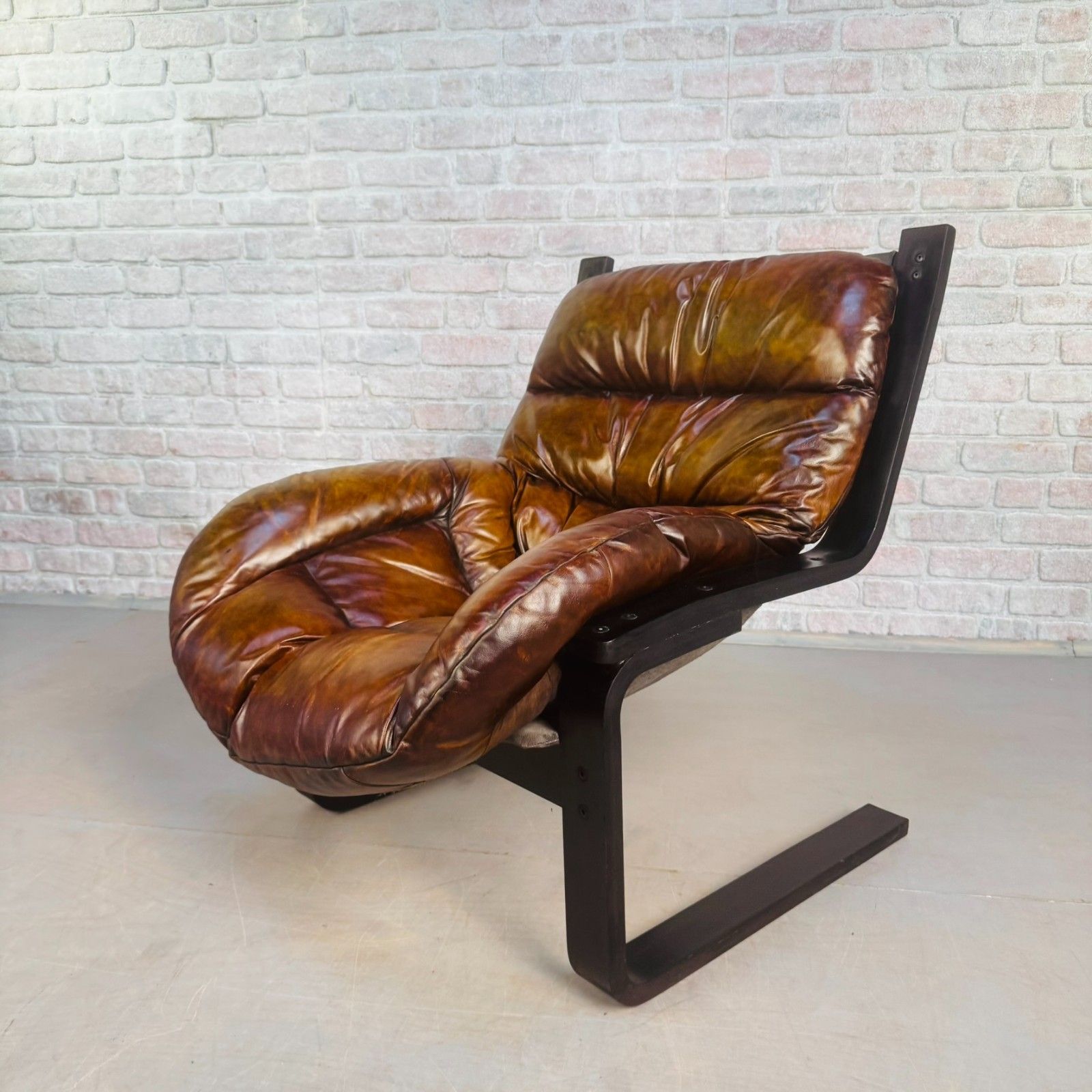 photo furniture Vintage 1970s Swedish Cantilever Tan Leather Armchair – Stylish, Comfortable