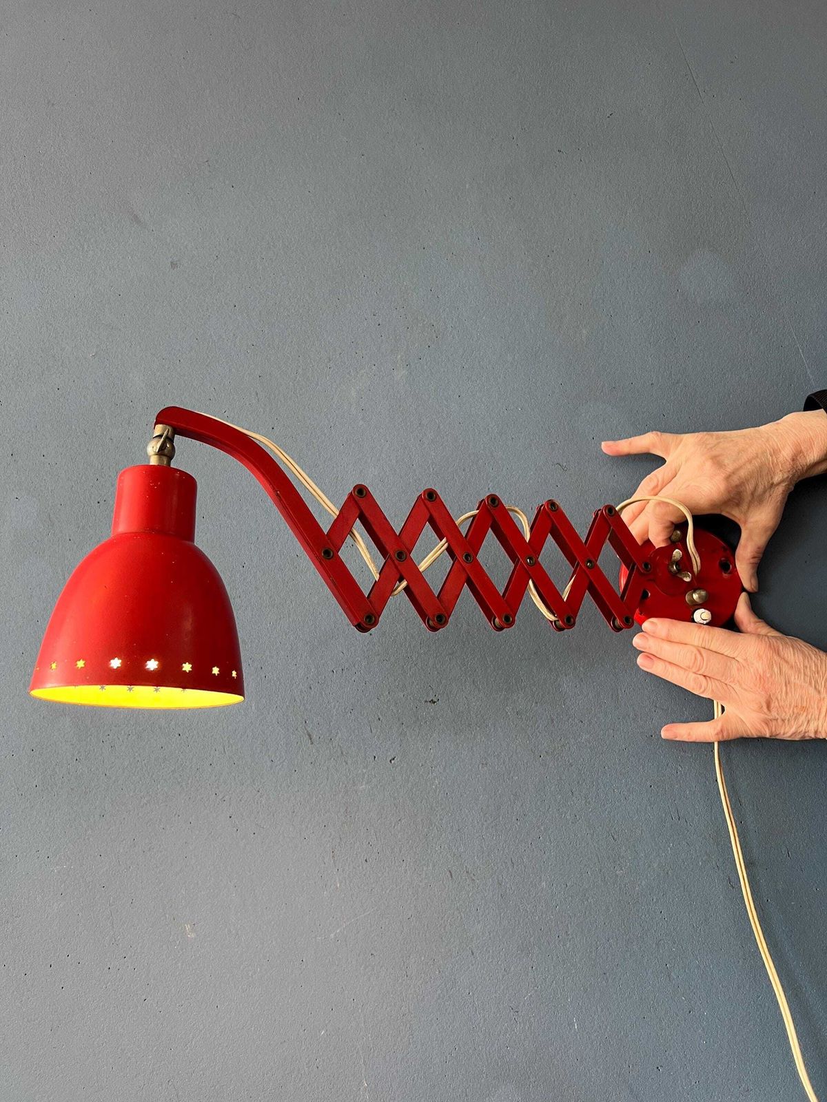 Mid Century Rode Hala Vintage Schaarlamp
