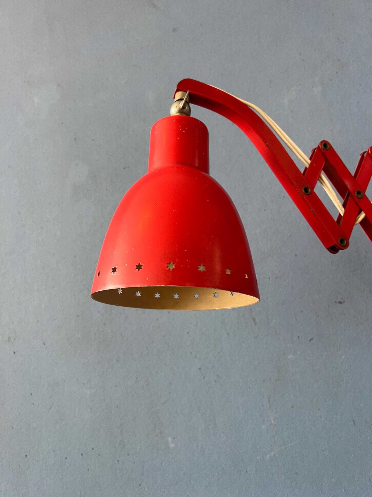 317.0 Mid Century Rode Hala Vintage Schaarlamp photo