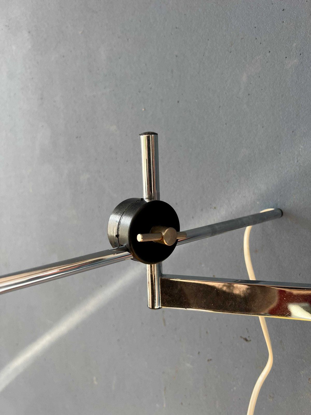photo vintage Dijkstra Swivel Arm Mid Century Wall Lamp With Brown Shade