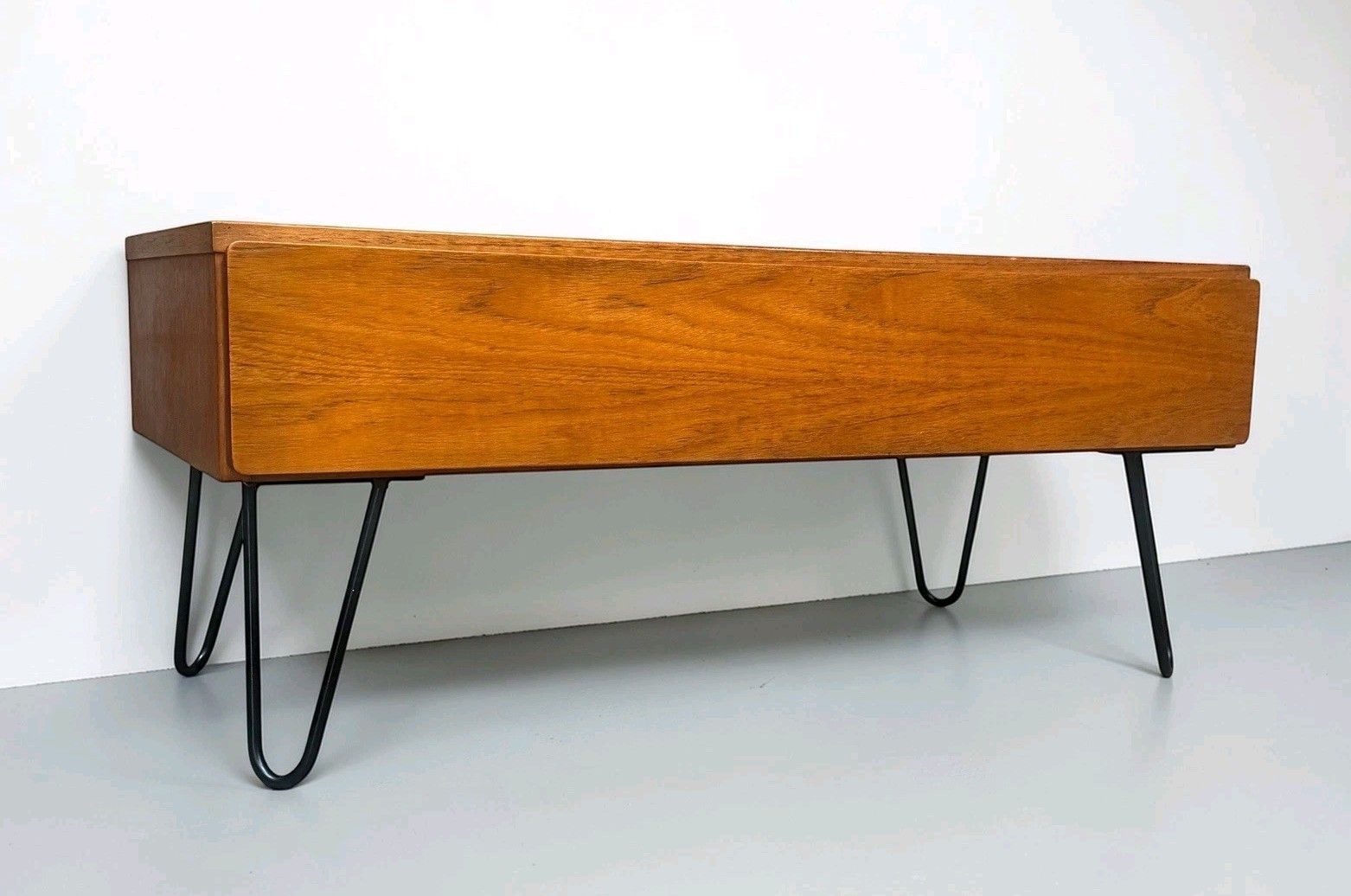 Teak Beaver And Tapley Coffee Table Media Unit Hair Pin Legs C1970s