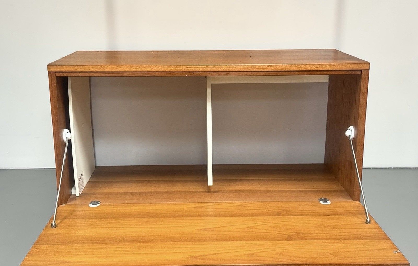 Teak Beaver And Tapley Media Unit Cupboard Cabinet Mid Century Hair Pin Legs photo Furniture