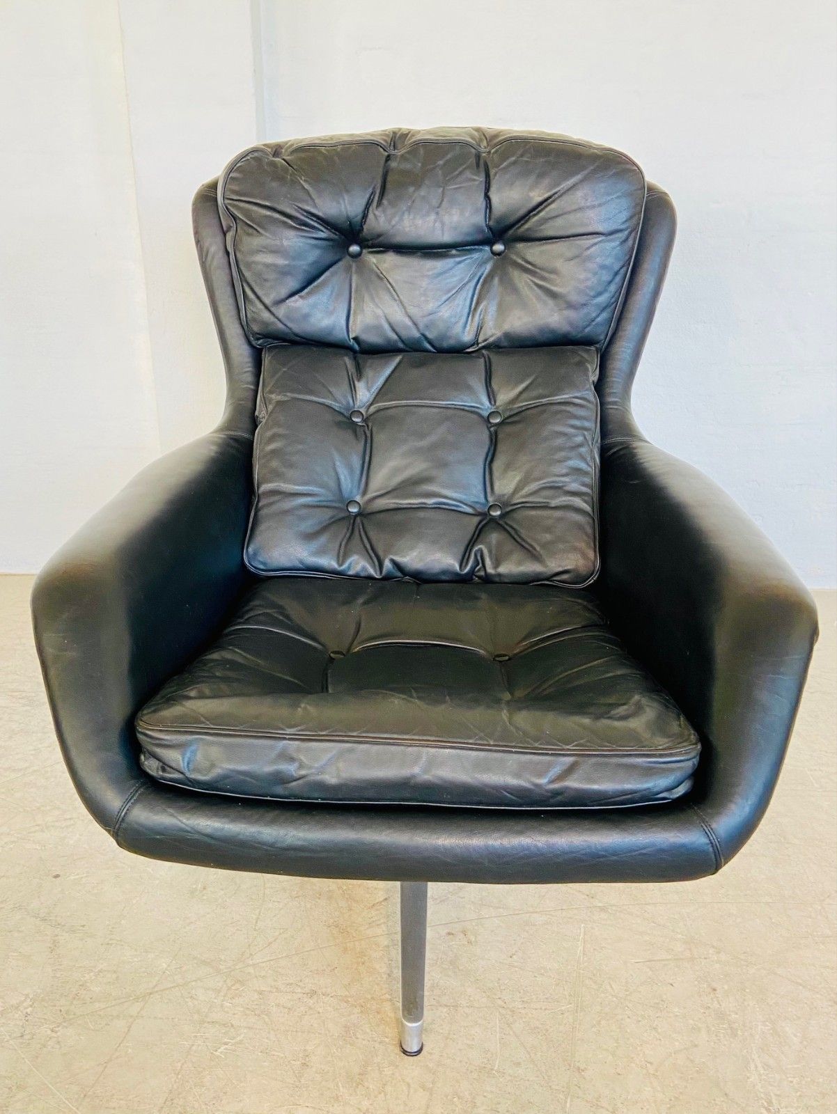 Vintage Danish Mid Century Black Leather Swivel Chair Manufactured By Dux For Alf Svensson. photo for sale