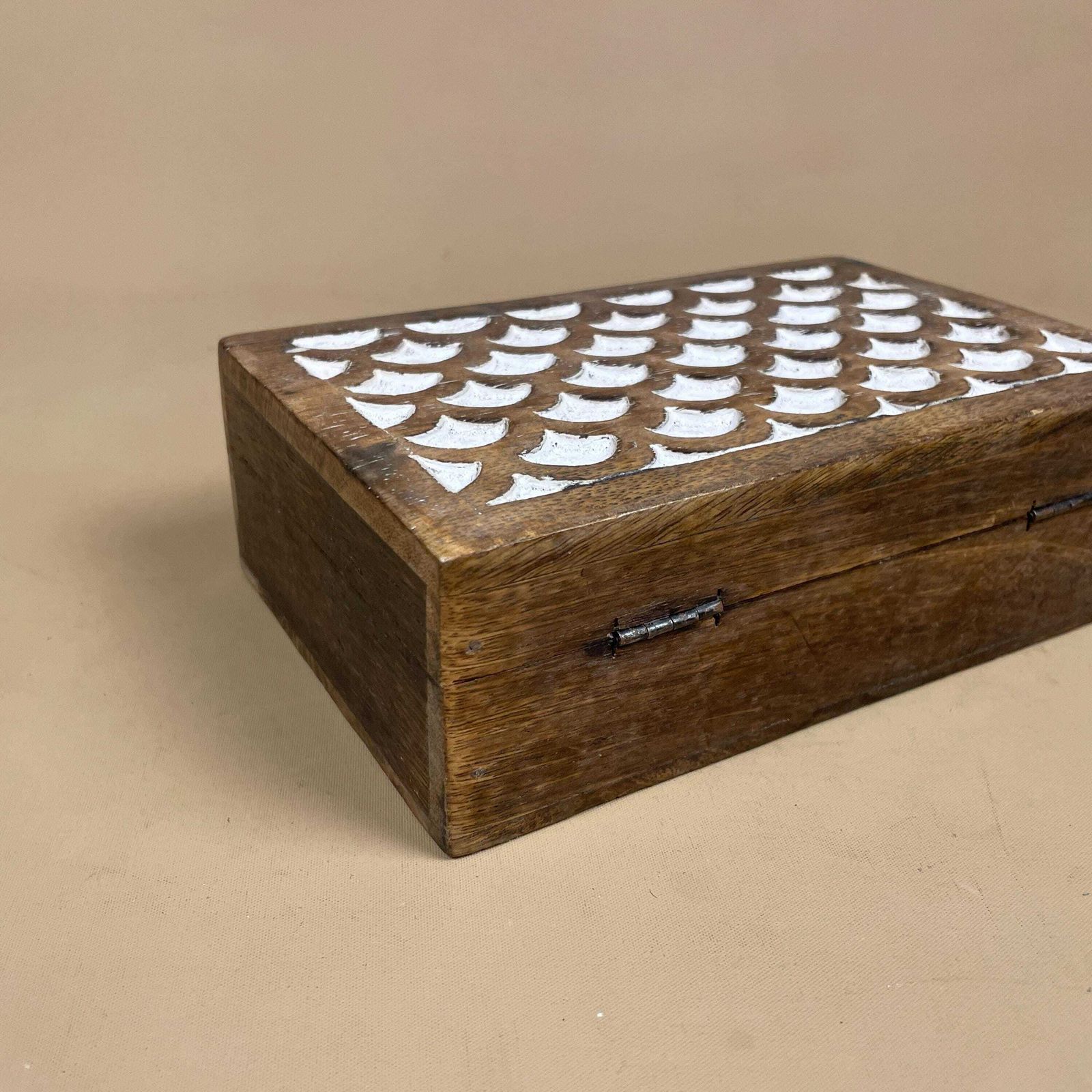Wooden Carved Box White Scallop Pattern Painted Trinket Jewellery Chest Keepsake Handmade Wood Intricate Hand Carved Pattern Small Lid photo 55.0