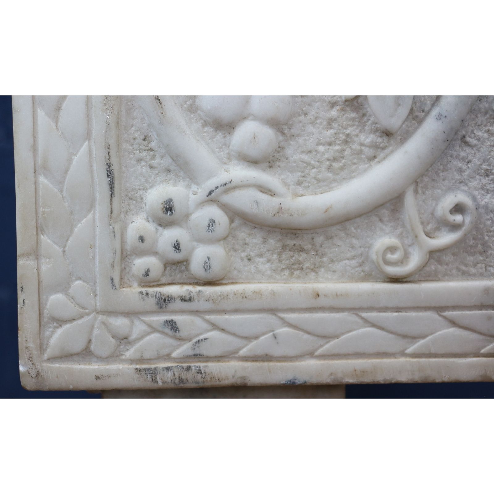 photo vinterior An Impressive Early C20th Carved Marble Planter On Carved Marble Pedestals