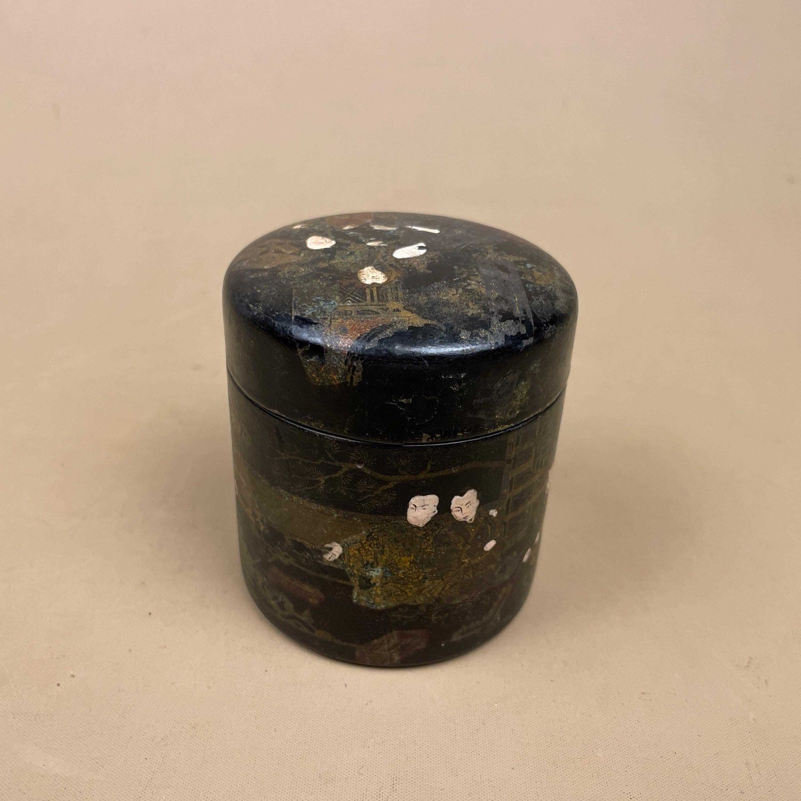 Antique Japanese Wooden Gold Black Lacquer Box Hand Painted Oriental Decorative Storage Asian Art Collectible Round Circle Lidded Lid Japan photo vintage