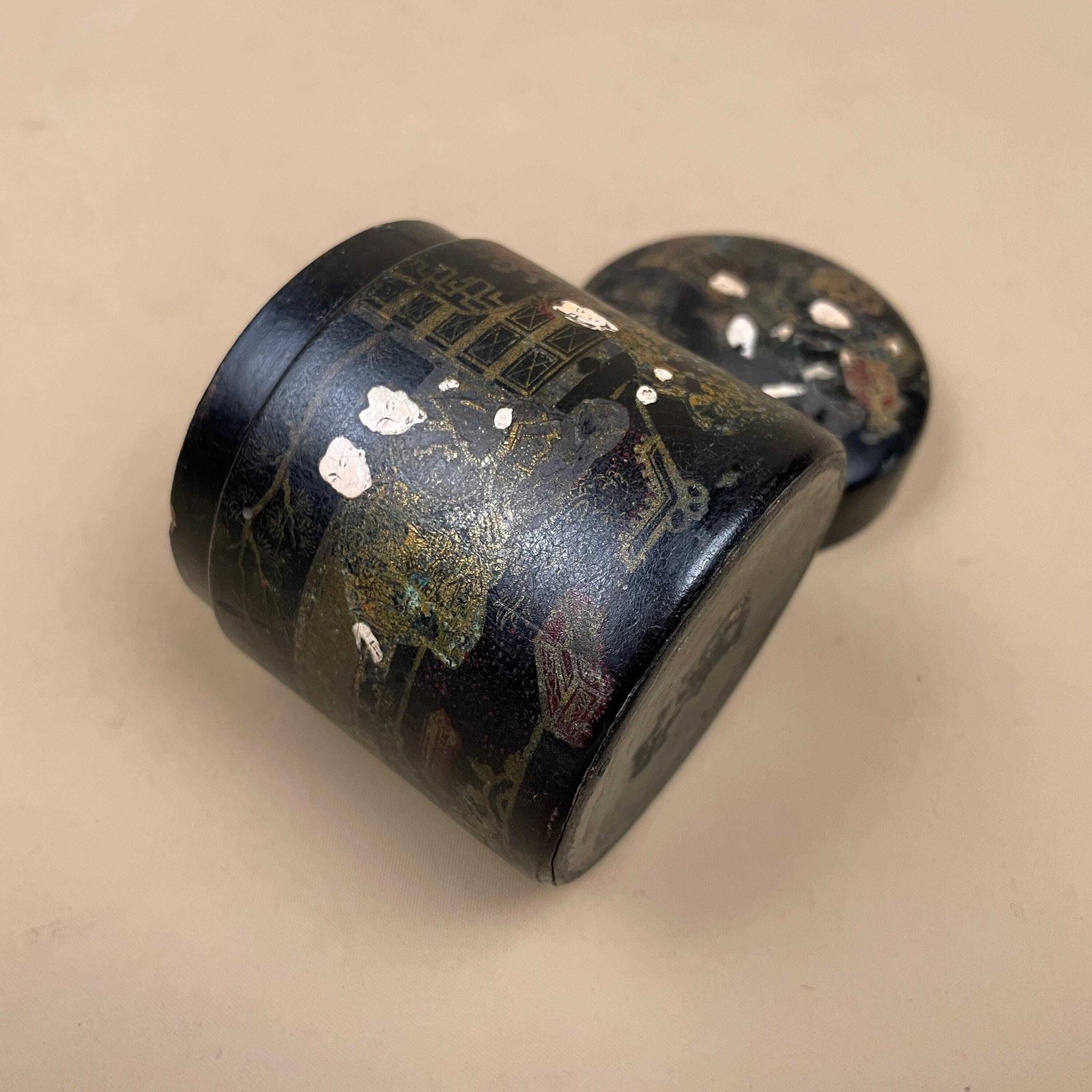photo furniture Antique Japanese Wooden Gold Black Lacquer Box Hand Painted Oriental Decorative Storage Asian Art Collectible Round Circle Lidded Lid Japan