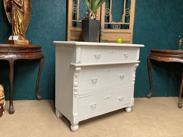 A Charming Antique Painted Pine Chest Of Drawers photo vinterior