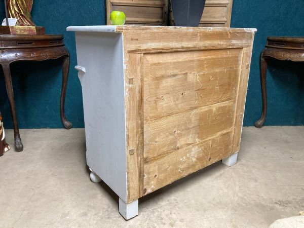 photo furniture A Charming Antique Painted Pine Chest Of Drawers