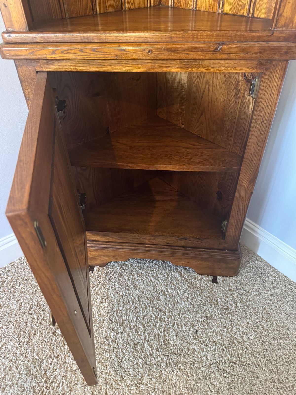 Willis Gambier Vintage Oak Corner Dresser photo furniture