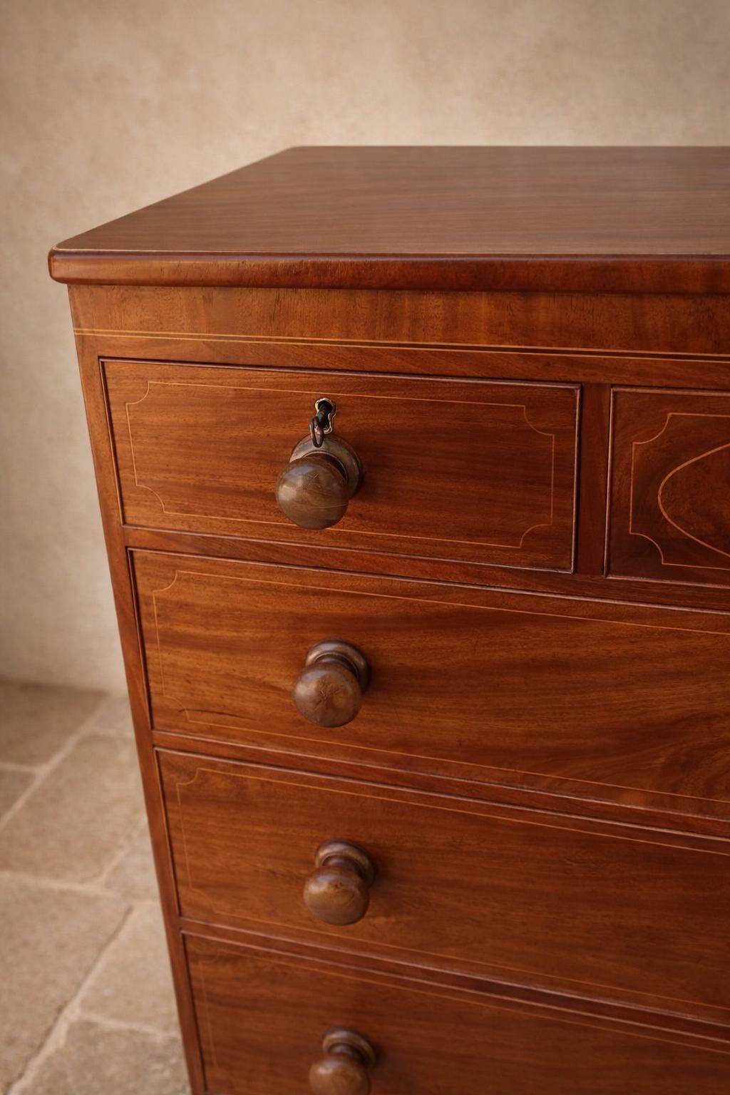 Elegant Late Georgian Mahogany Chest Of Drawers With Inlaid Detail, C.1820–1840 photo Furniture