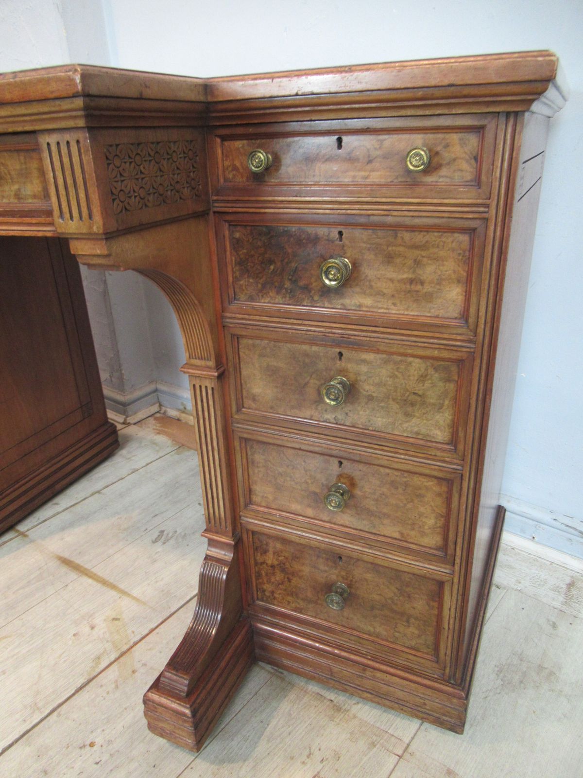 Walnut   Knee Hole Desk By Gillows,   Lancaster photo 1150.0