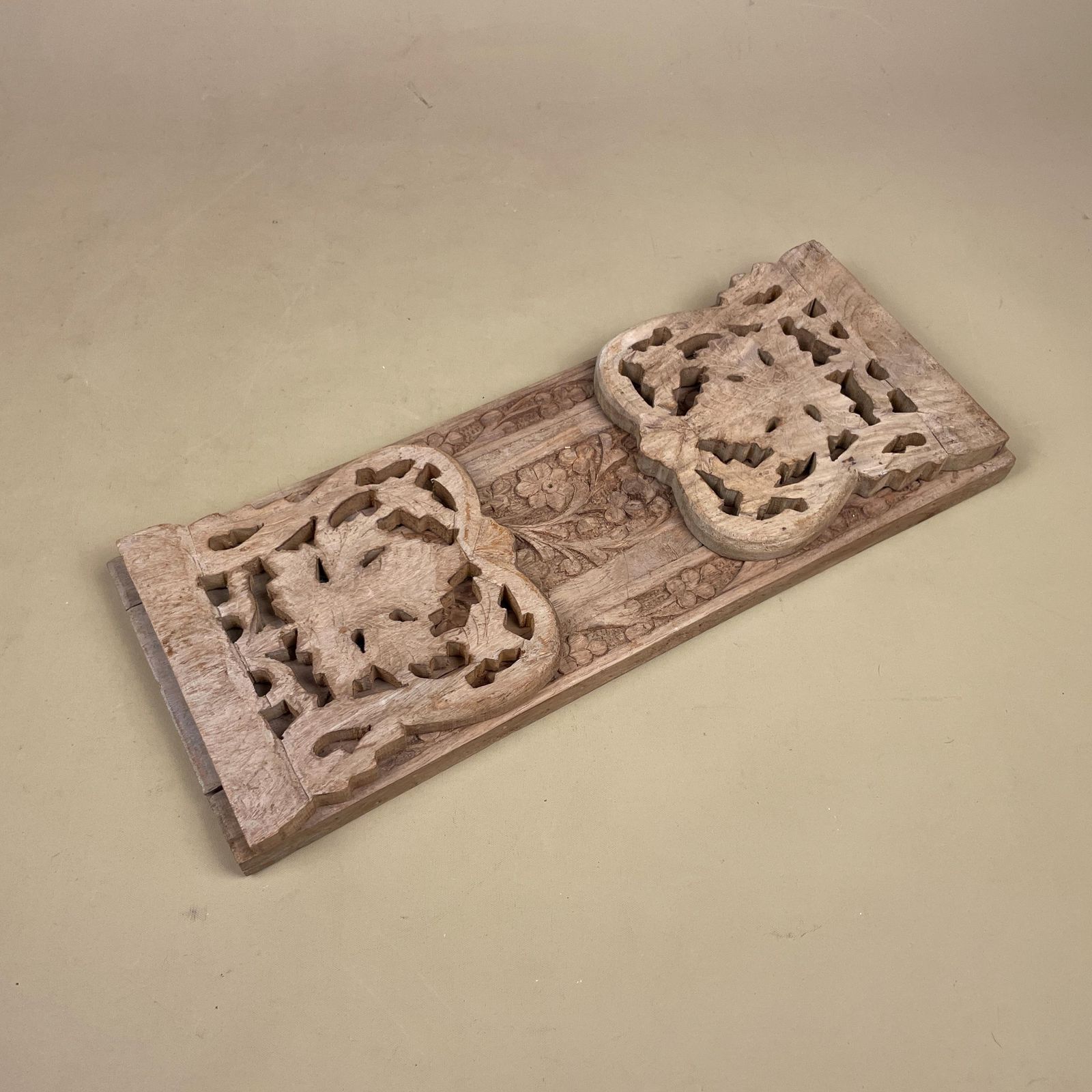Anglo Indian Extending Book Slide Endshand Carved Antique Victorian Style Shelf Display Library Novel Stand Adjustable photo furniture